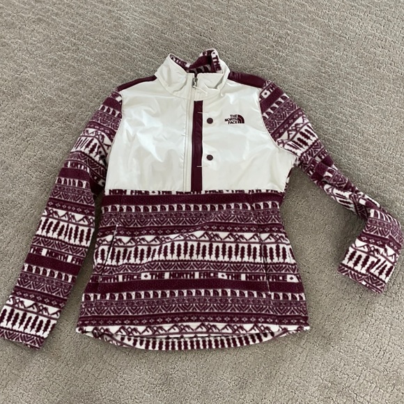 The North Face Jackets & Blazers - The north face women’s pullover medium 1/4 zip